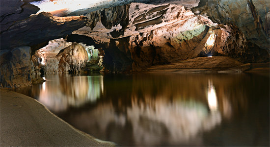 Hue - Phong Nha cave