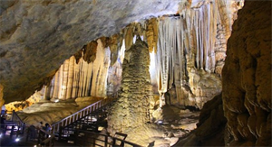Travel Phong Nha cave - Vietnam